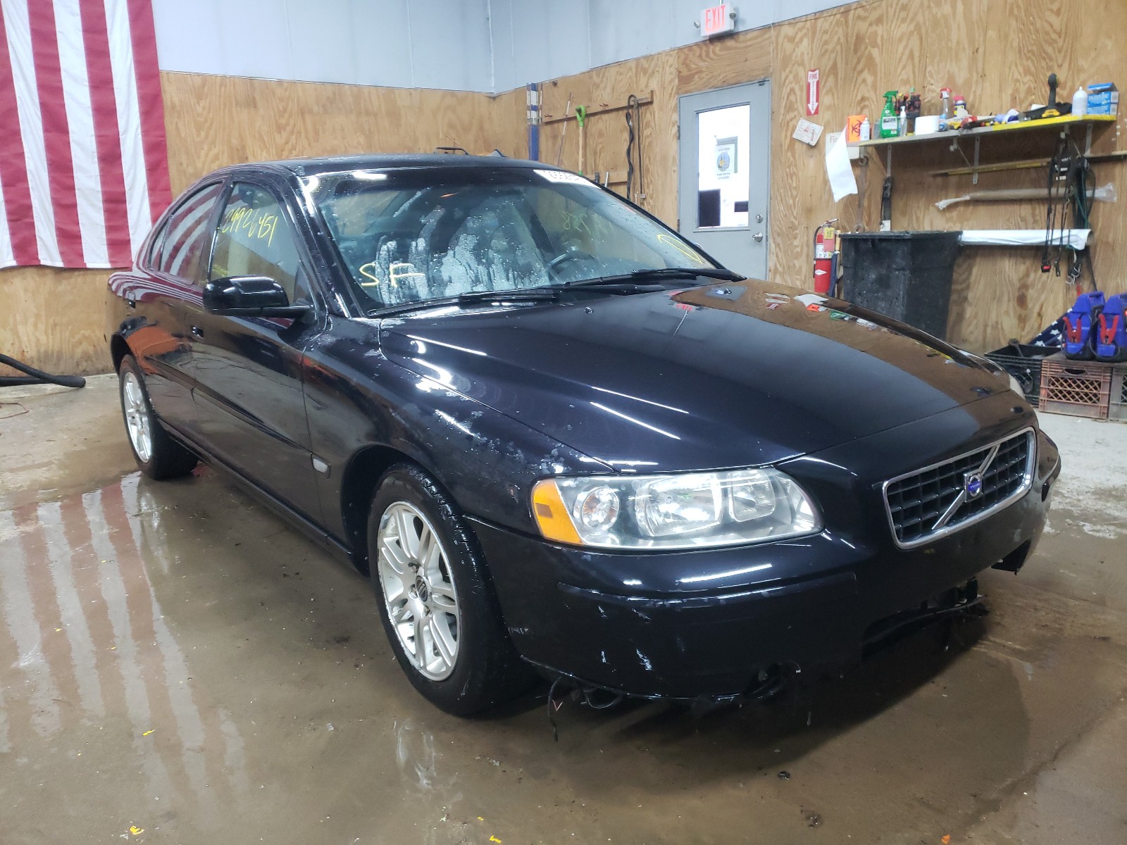 VOLVO S60 2.5T 2006 with VIN YV1RH592762552622 - Photo from auction