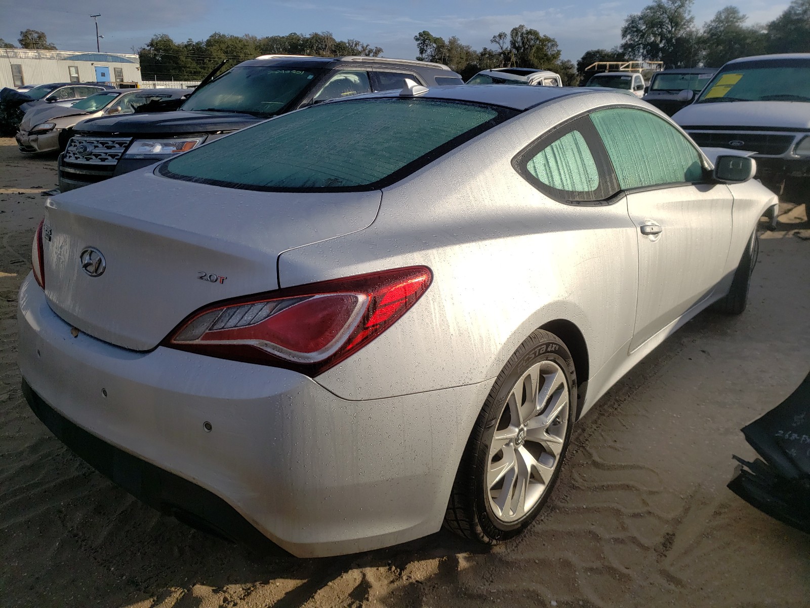 Photo 4 from auction – 2014 HYUNDAI GENESIS CO with VIN KMHHT6KD3EU118178