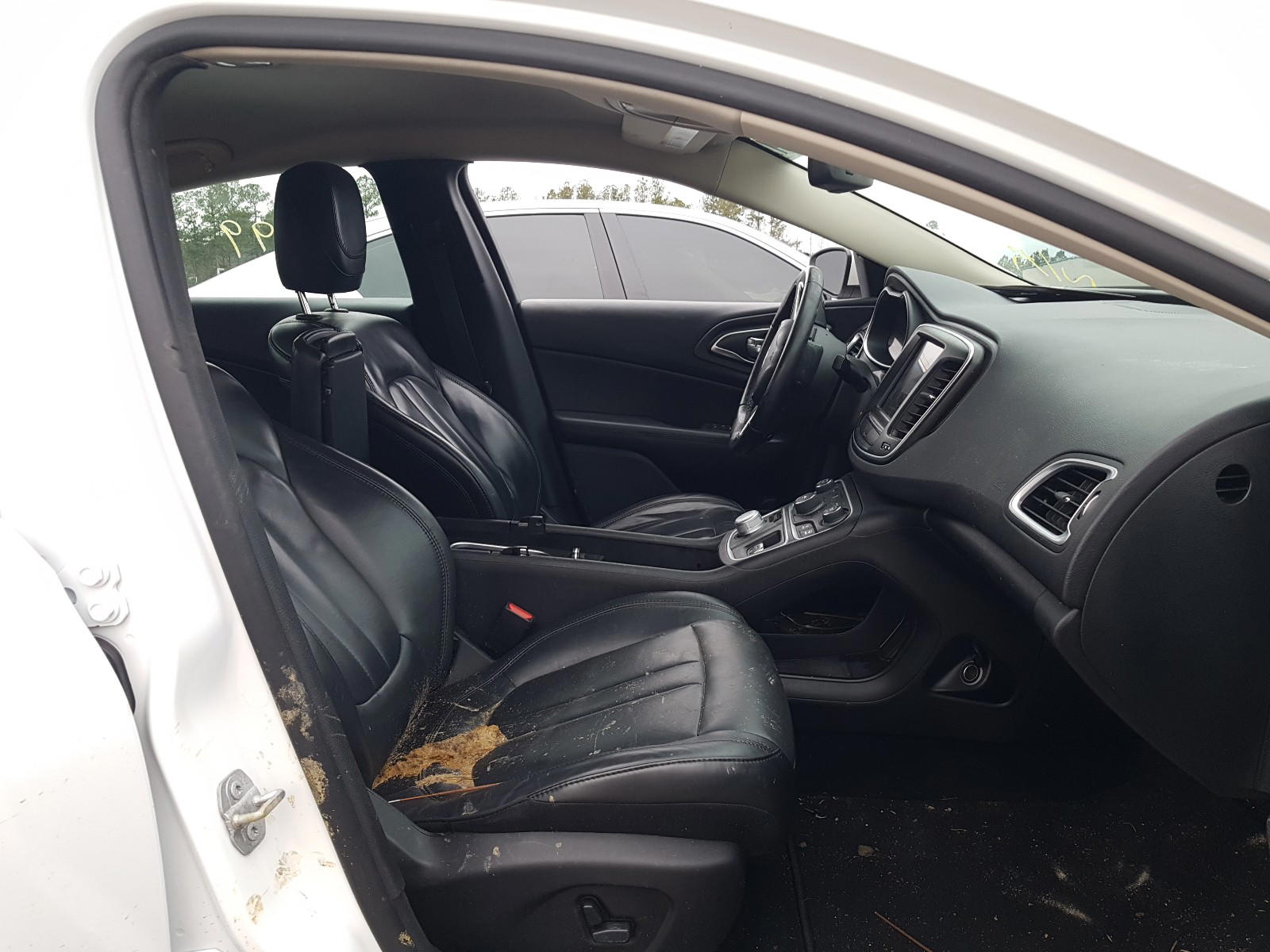 Photo 5 from auction – 2016 CHRYSLER 200 LIMITE with VIN 1C3CCCAB3GN189671