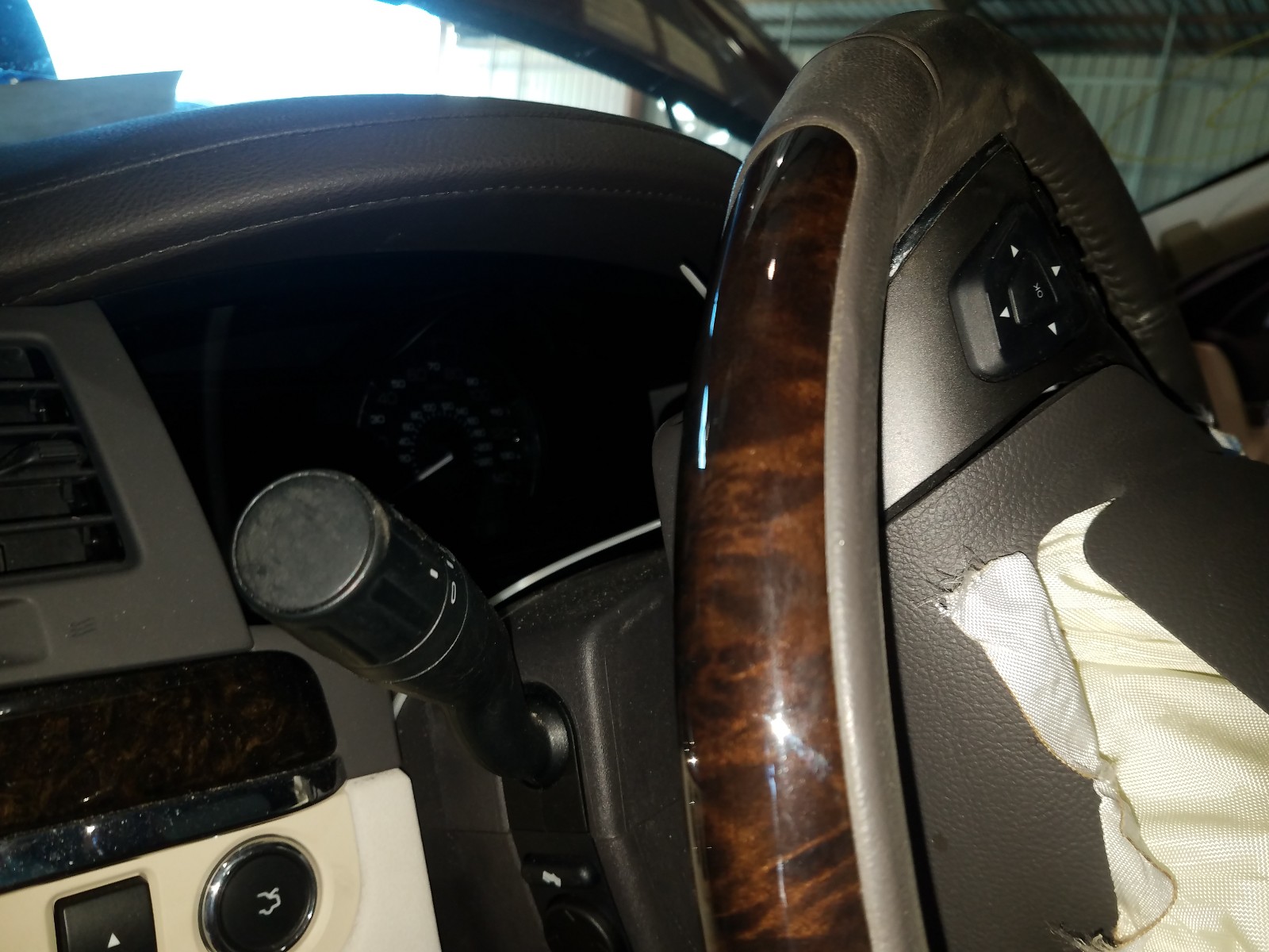 Photo 8 from auction – 2014 LINCOLN MKS with VIN 1LNHL9DK7EG602592