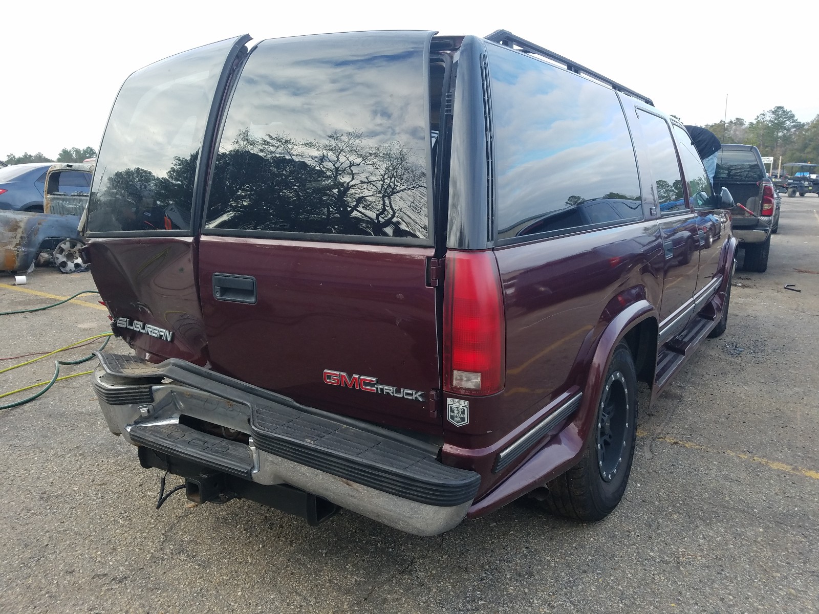 Photo 4 from auction – 1994 GMC SUBURBAN with VIN 1GDEC16K4RJ761824