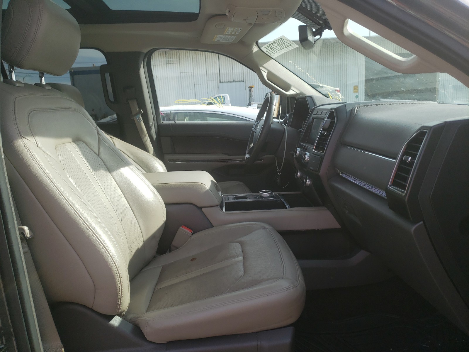 Photo 5 from auction – 2018 FORD EXPEDITION with VIN 1FMJU1KTXJEA23579