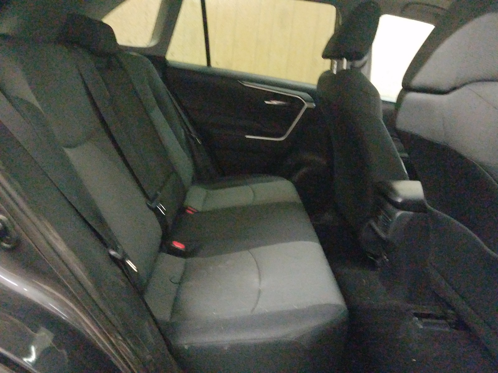 Photo 6 from auction – 2019 TOYOTA RAV4 XLE with VIN 2T3P1RFVXKW012027