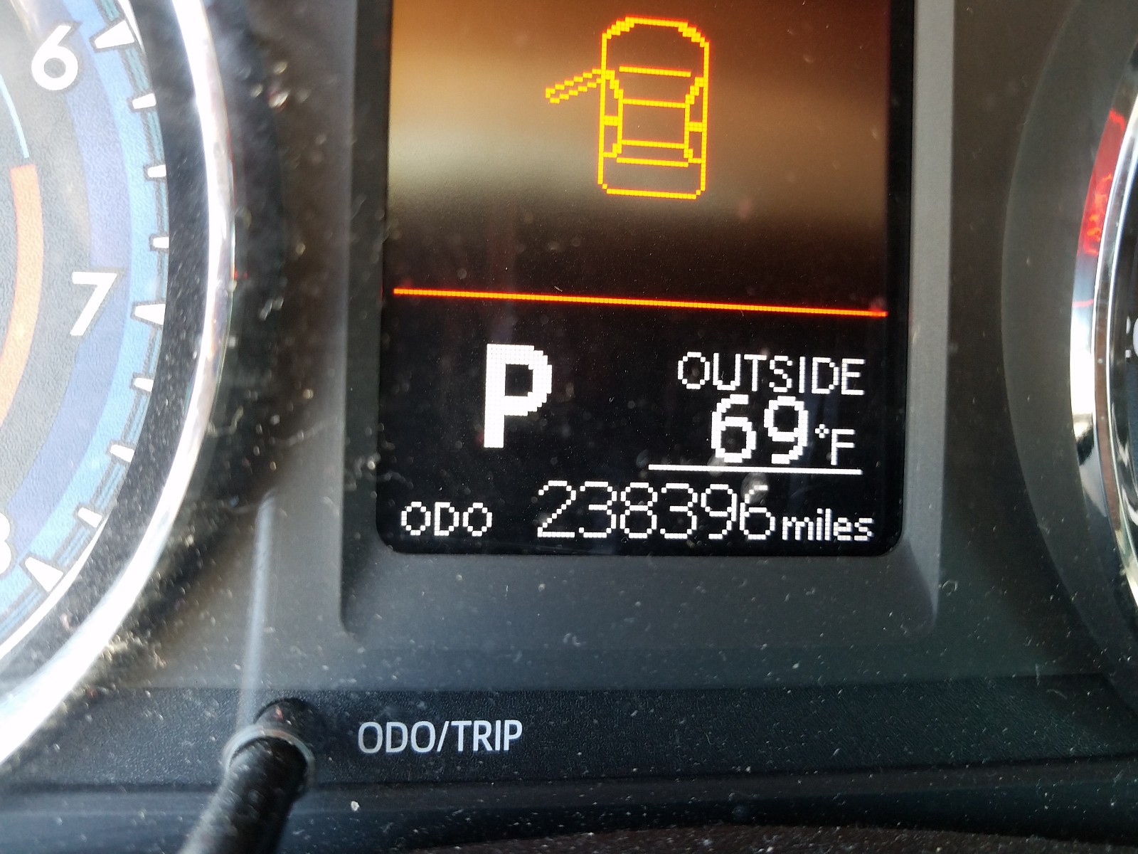 Photo 8 from auction – 2017 TOYOTA COROLLA L with VIN 2T1BURHE7HC750014