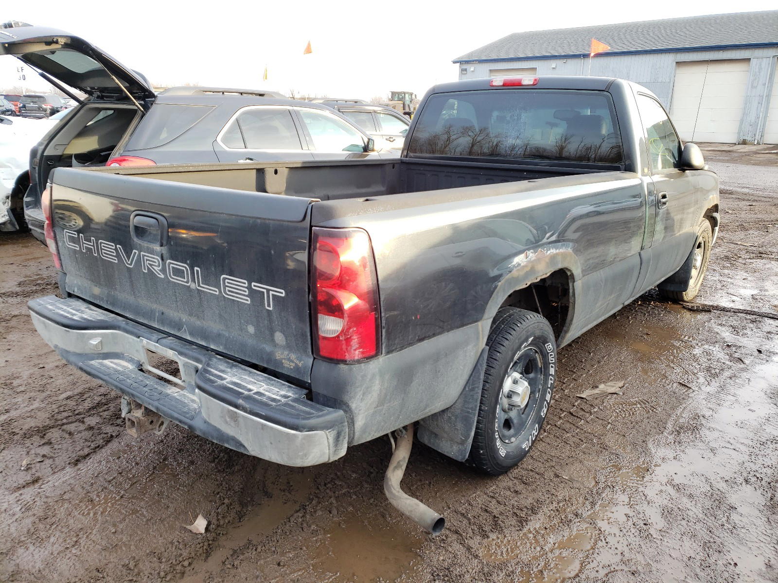 Photo 4 from auction – 2004 CHEVROLET SILVERADO with VIN 1GCEC14V84E112594