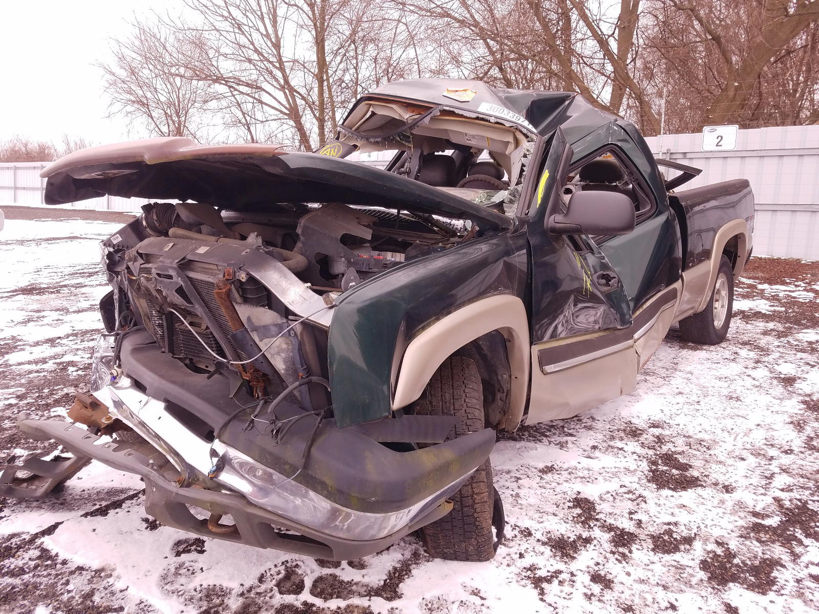 Photo 2 from auction – 2004 CHEVROLET SILVERADO with VIN 2GCEK19VX41399580