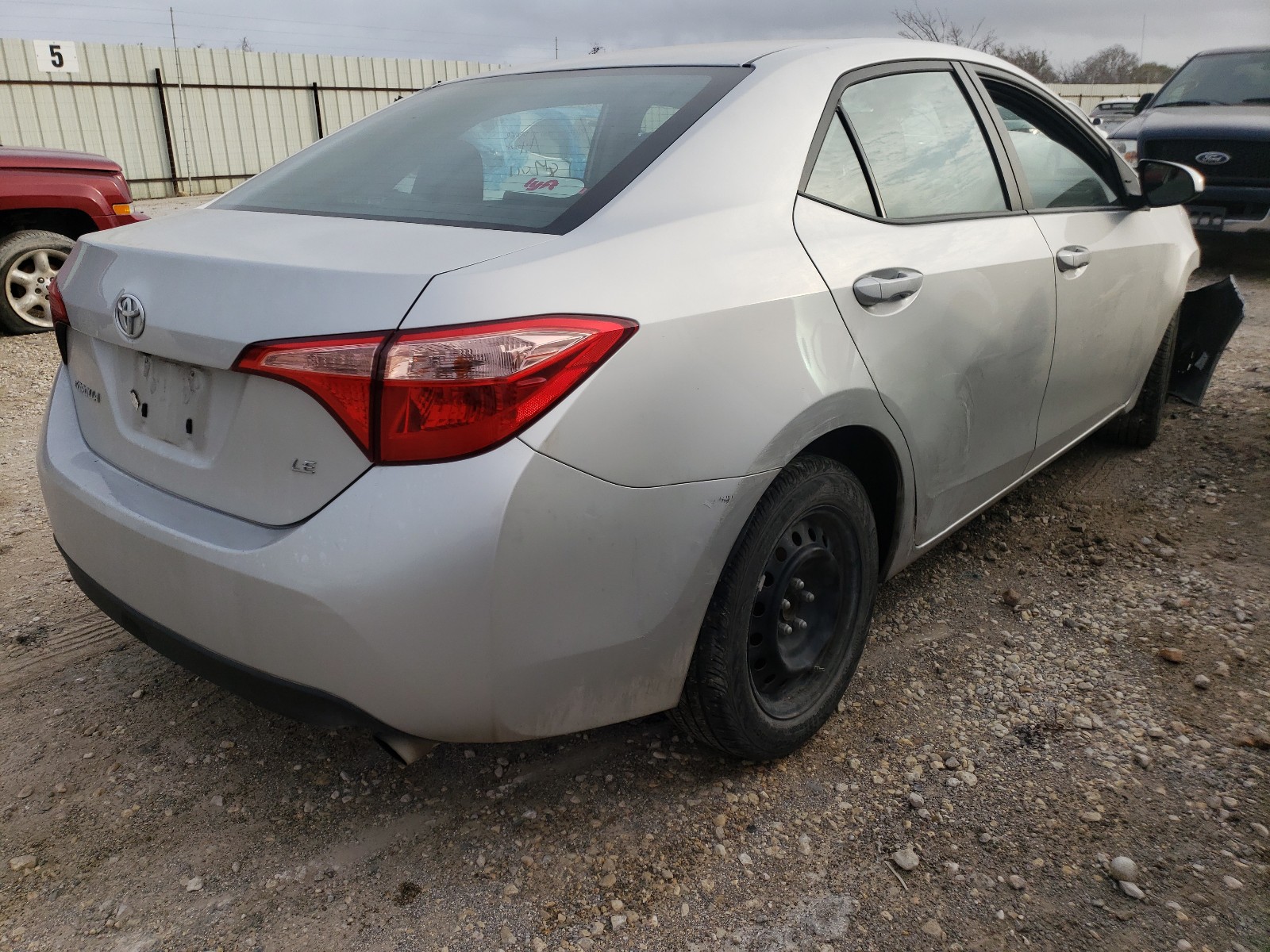 Photo 4 from auction – 2018 TOYOTA COROLLA L with VIN 5YFBURHE9JP830582