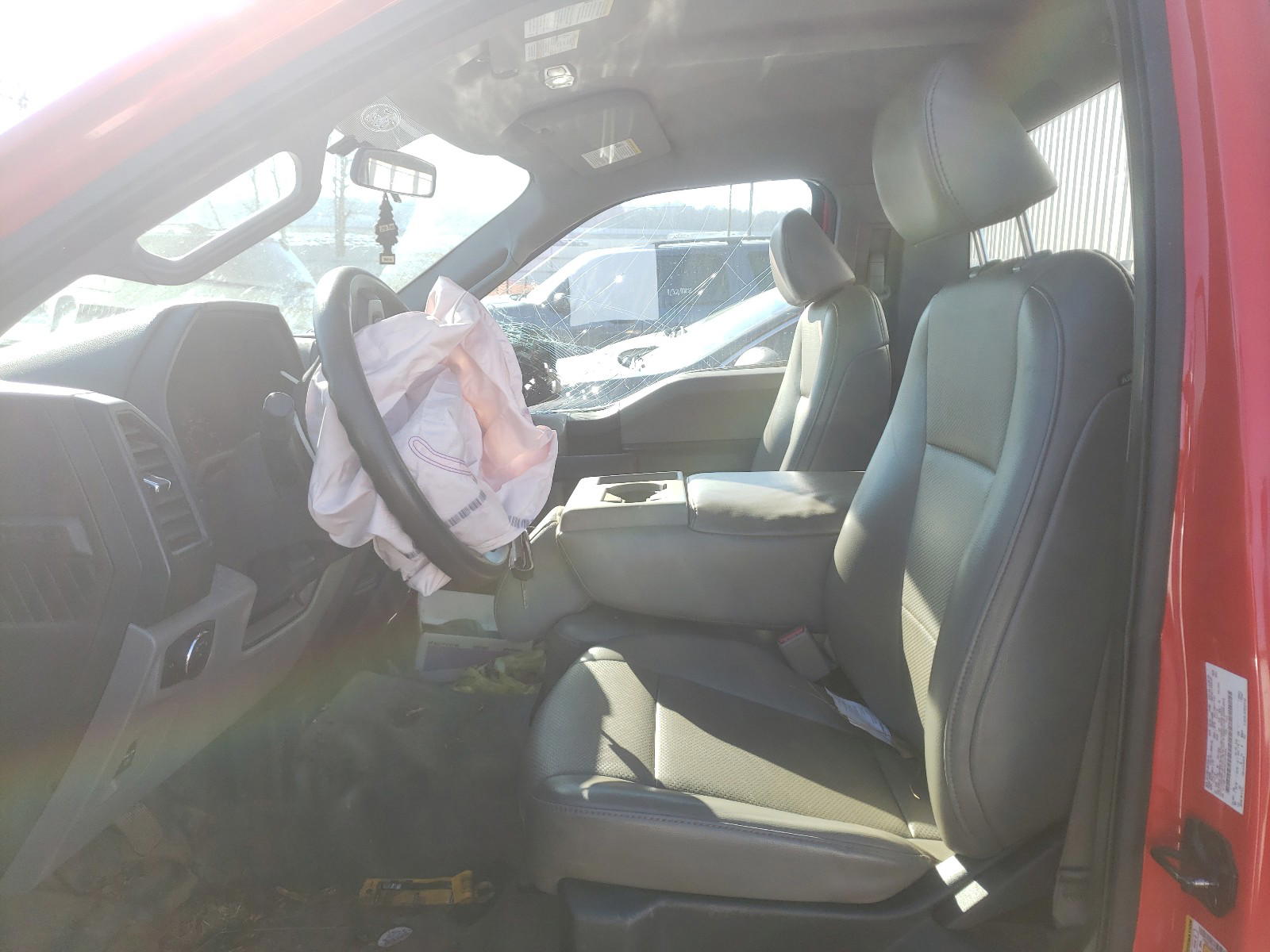 Photo 5 from auction – 2017 FORD F150 with VIN 1FTMF1C85HKC01934