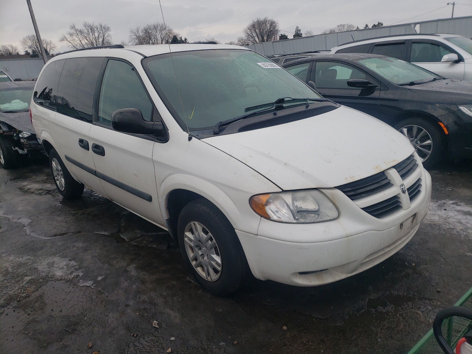 DODGE GRAND CARA 2005 with VIN 1D4GP24R45B173047 - Photo from auction