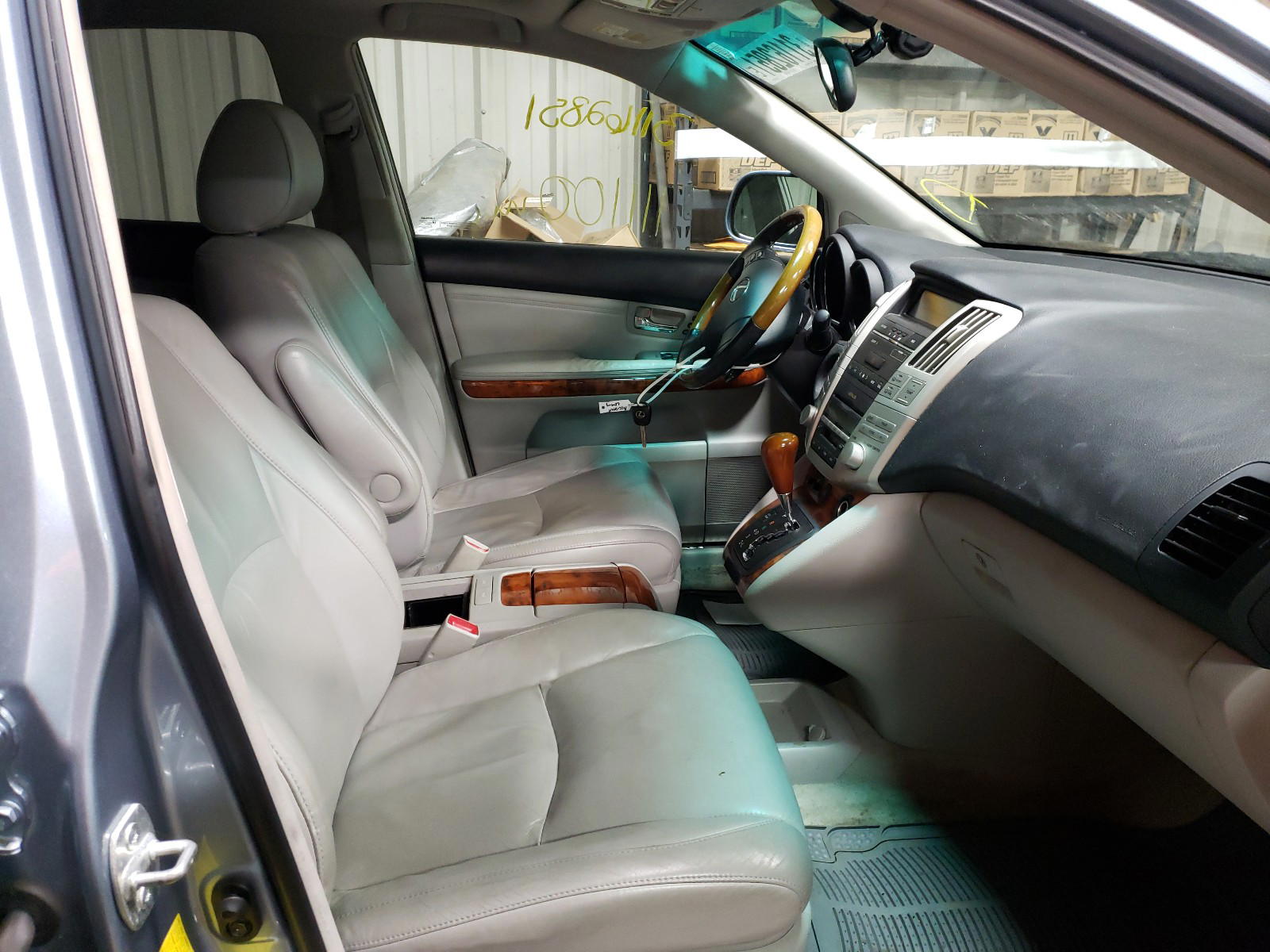 Photo 5 from auction – 2005 LEXUS RX 330 with VIN 2T2HA31U05C068228