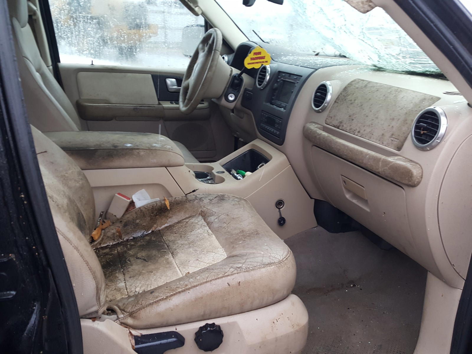 Photo 5 from auction – 2004 FORD EXPEDITION with VIN 1FMFU17L34LA69026