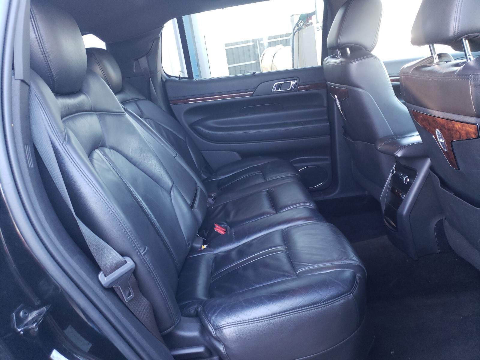 Photo 6 from auction – 2013 LINCOLN MKT with VIN 2LMHJ5NK9DBL54613