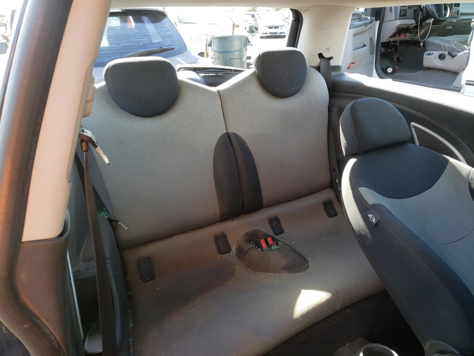 Photo 6 from auction – 2006 MINI COOPER with VIN WMWRC33556TK17023