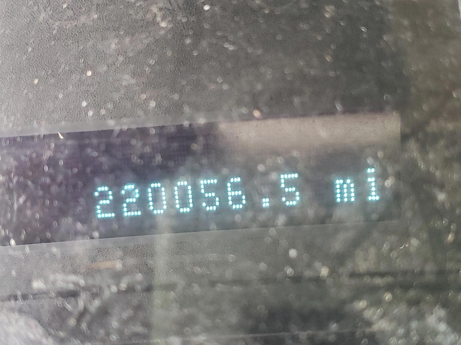 Photo 8 from auction – 2011 FORD ESCAPE LIM with VIN 1FMCU9E76BKB54551
