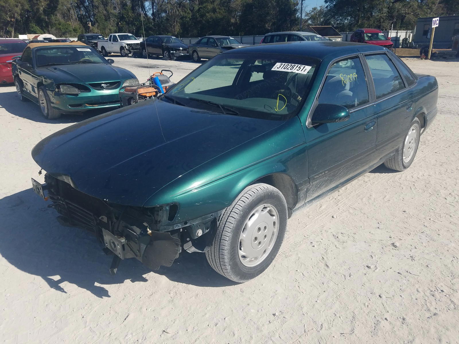 Photo 2 from auction – 1995 FORD TAURUS GL with VIN 1FALP5249SA175307