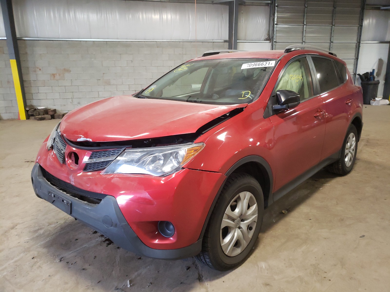 Photo 2 from auction – 2015 TOYOTA RAV4 LE with VIN JTMBFREV7FD107810
