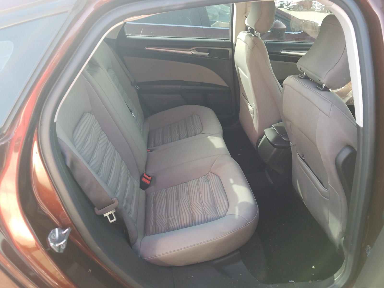 Photo 6 from auction – 2016 FORD FUSION S with VIN 3FA6P0G70GR245020