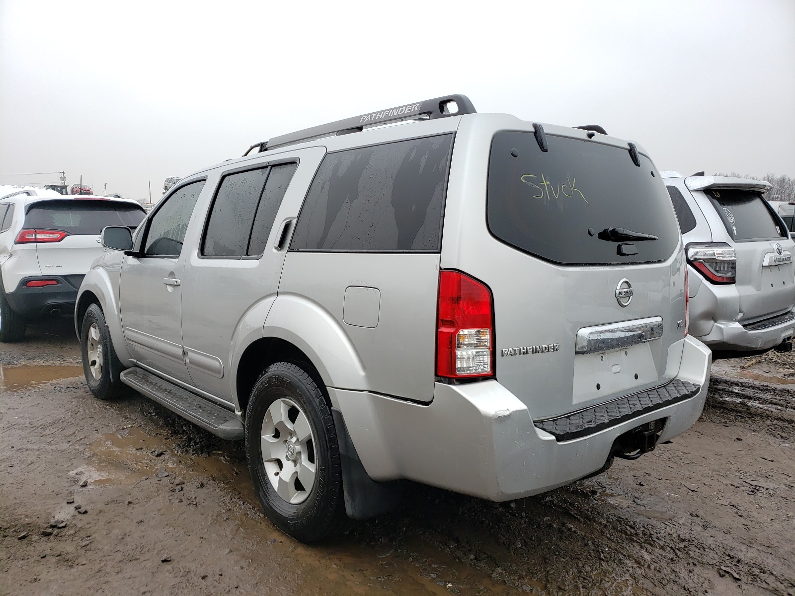 Photo 3 from auction – 2005 NISSAN PATHFINDER with VIN 5N1AR18W95C734856
