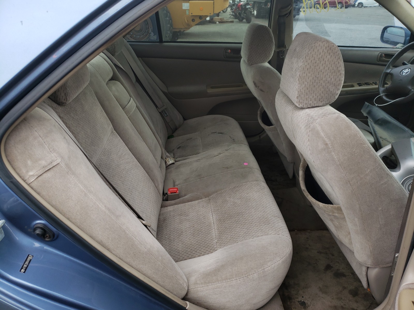 Photo 6 from auction – 2004 TOYOTA CAMRY LE with VIN 4T1BE32K64U898639