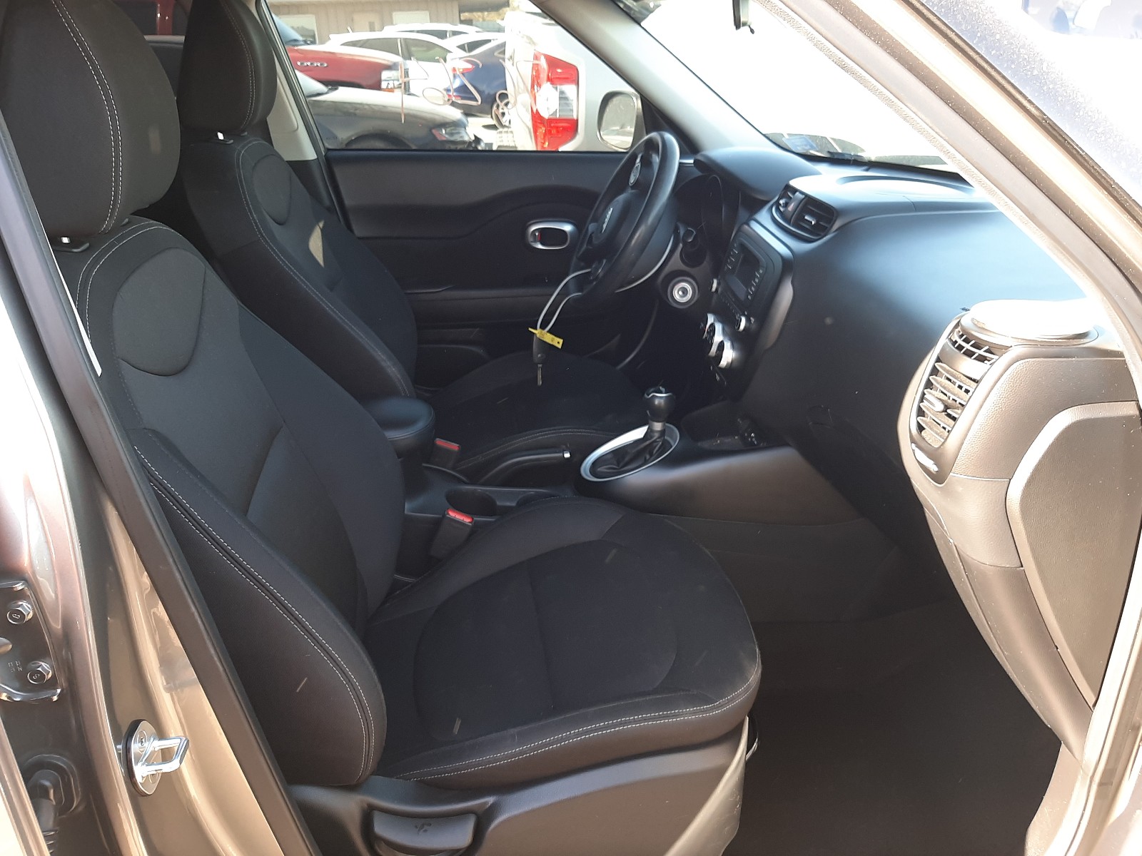 Photo 5 from auction – 2016 KIA SOUL with VIN KNDJN2A29G7387926