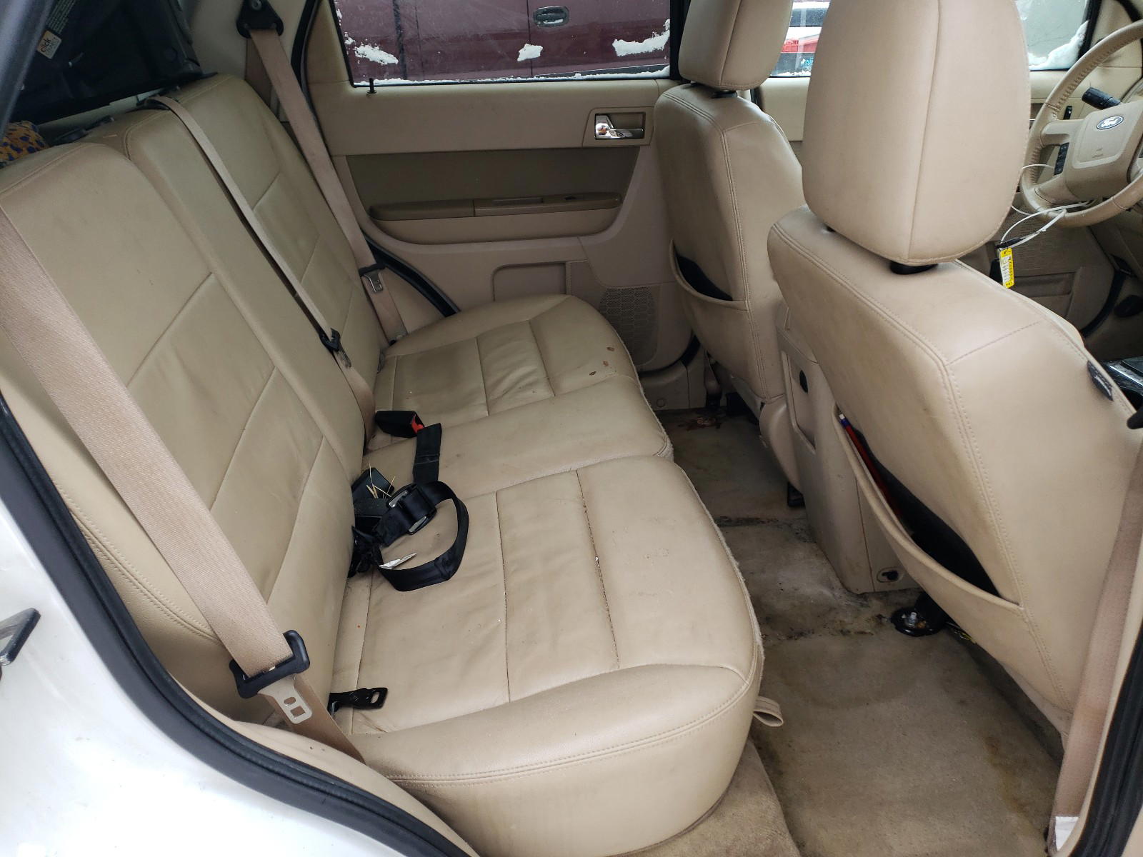 Photo 6 from auction – 2011 FORD ESCAPE LIM with VIN 1FMCU9E76BKB54551