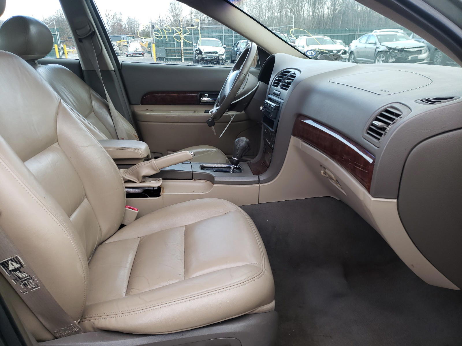 Photo 5 from auction – 2000 LINCOLN LS with VIN 1LNHM87A1YY931510