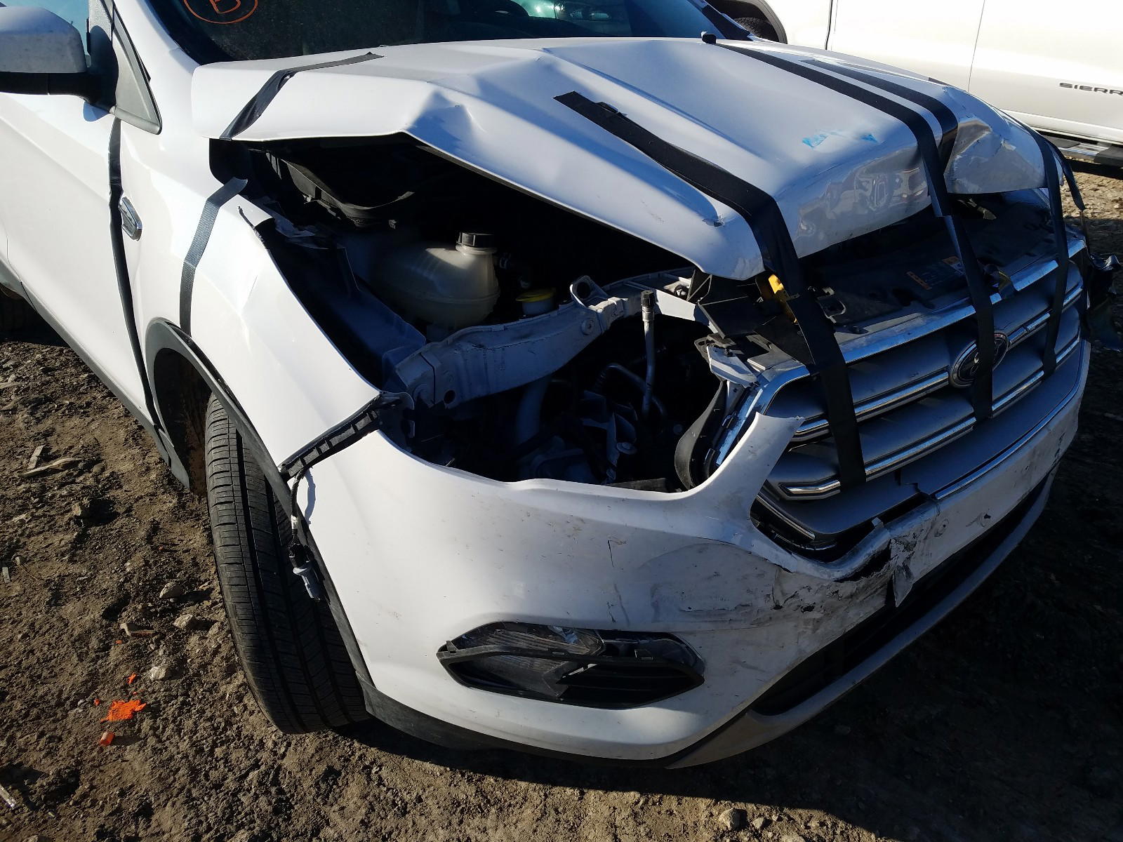 Photo 9 from auction – 2018 FORD ESCAPE SE with VIN 1FMCU9GD6JUC95111