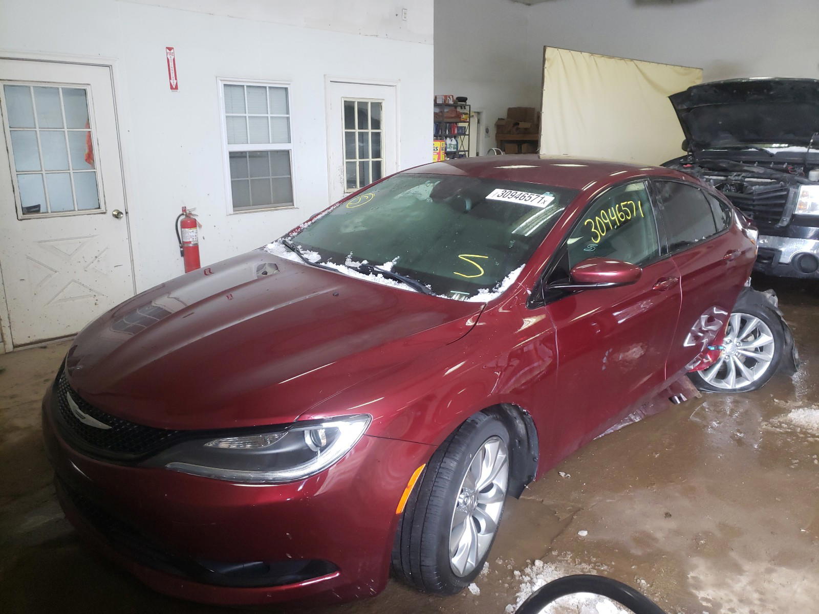 Photo 2 from auction – 2015 CHRYSLER 200 S with VIN 1C3CCCBG4FN727268