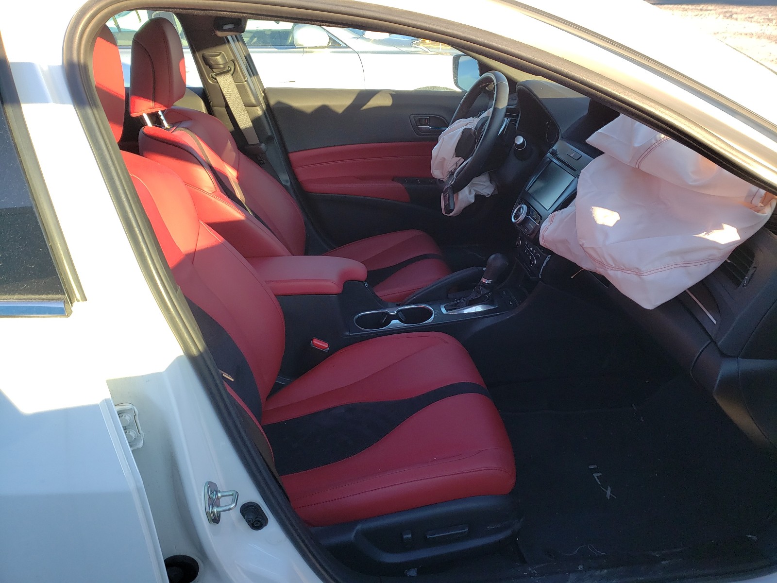 Photo 5 from auction – 2020 ACURA ILX PREMIU with VIN 19UDE2F85LA800854