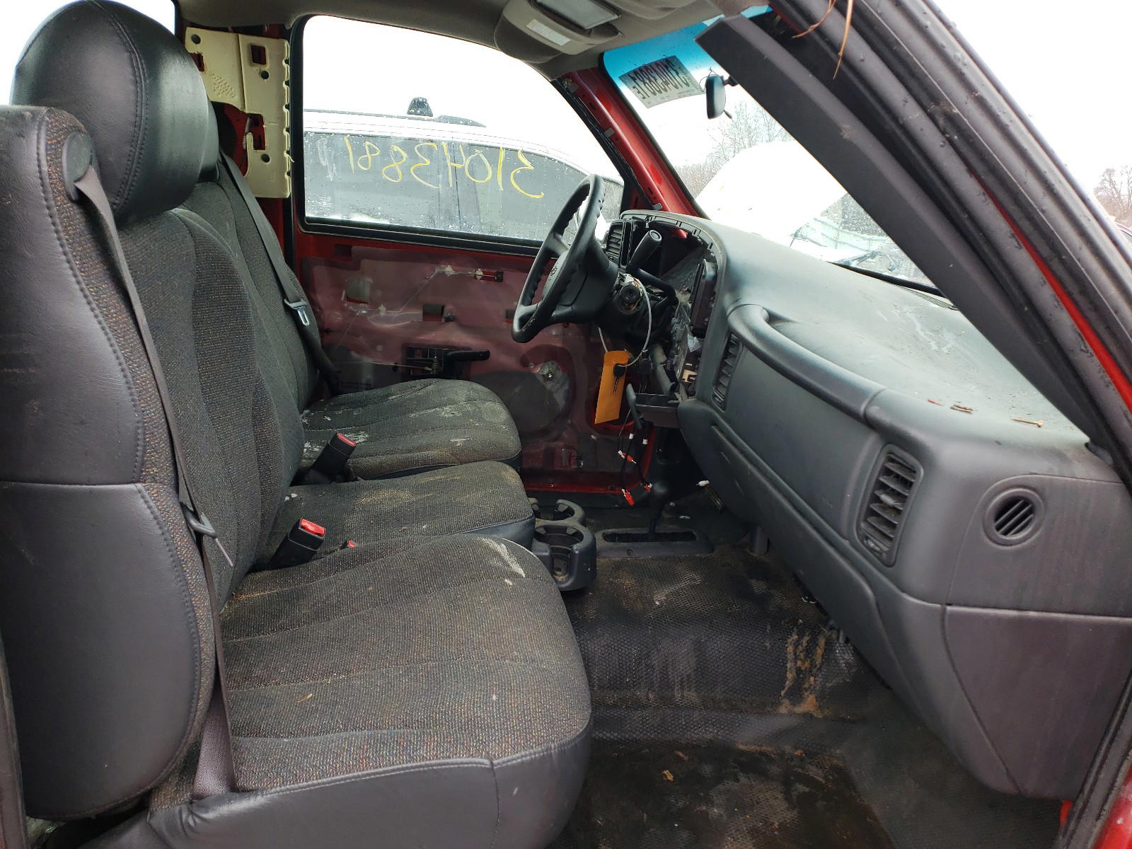 Photo 5 from auction – 2002 CHEVROLET SILVERADO with VIN 1GCEK14V52Z227162