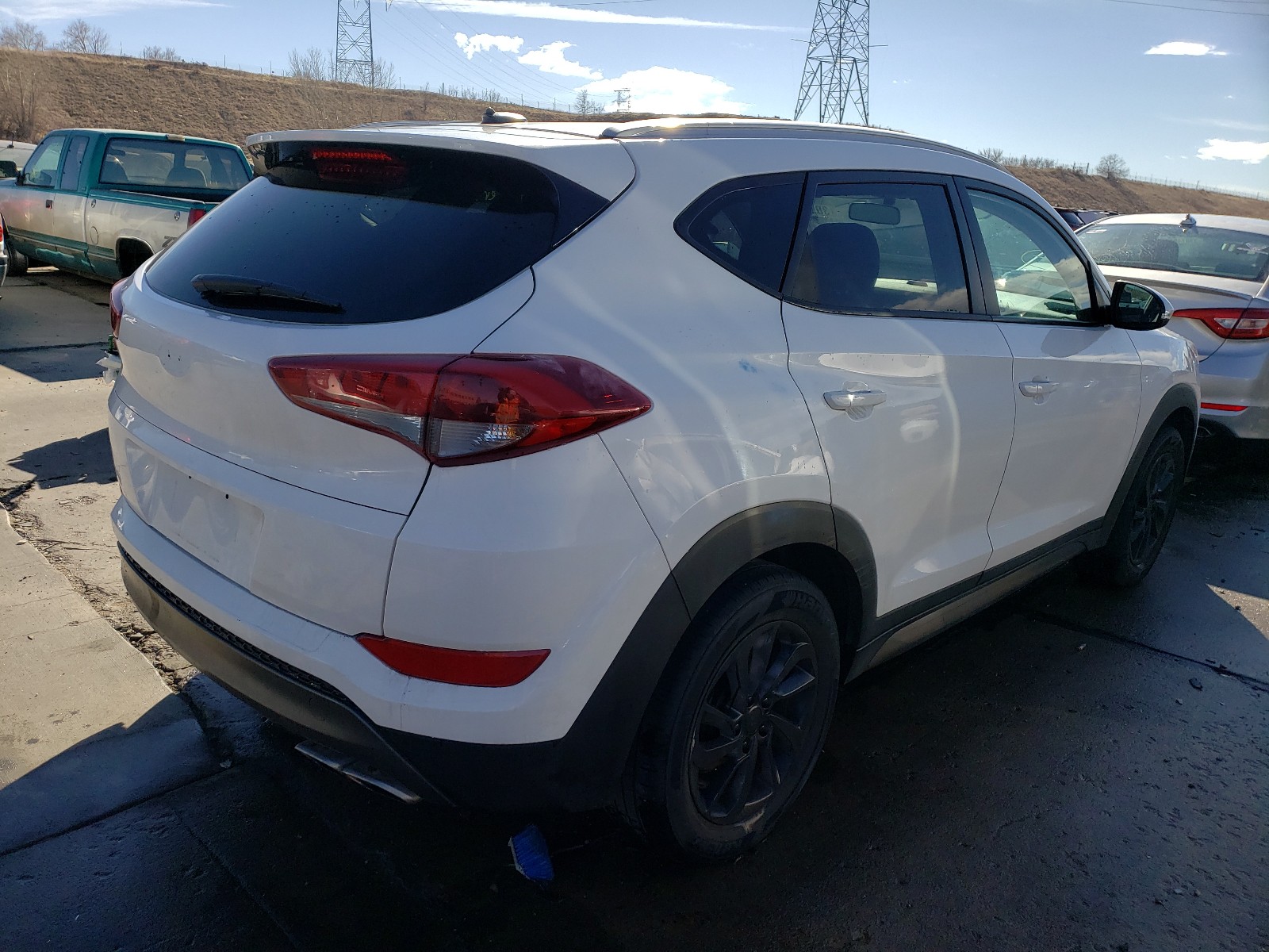 Photo 4 from auction – 2016 HYUNDAI TUCSON LIM with VIN KM8J33A20GU061957