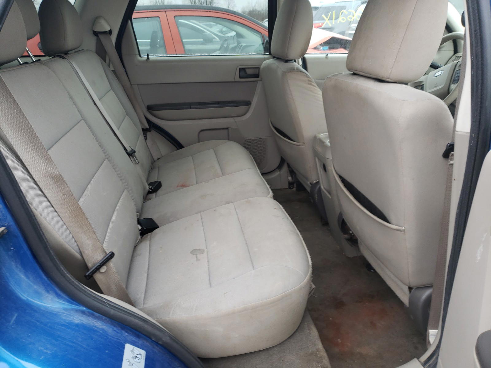 Photo 6 from auction – 2011 FORD ESCAPE with VIN 1FMCU9D72BKB23279