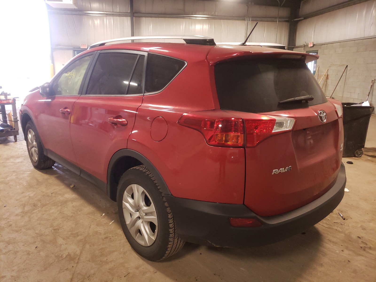 Photo 3 from auction – 2015 TOYOTA RAV4 LE with VIN JTMBFREV7FD107810
