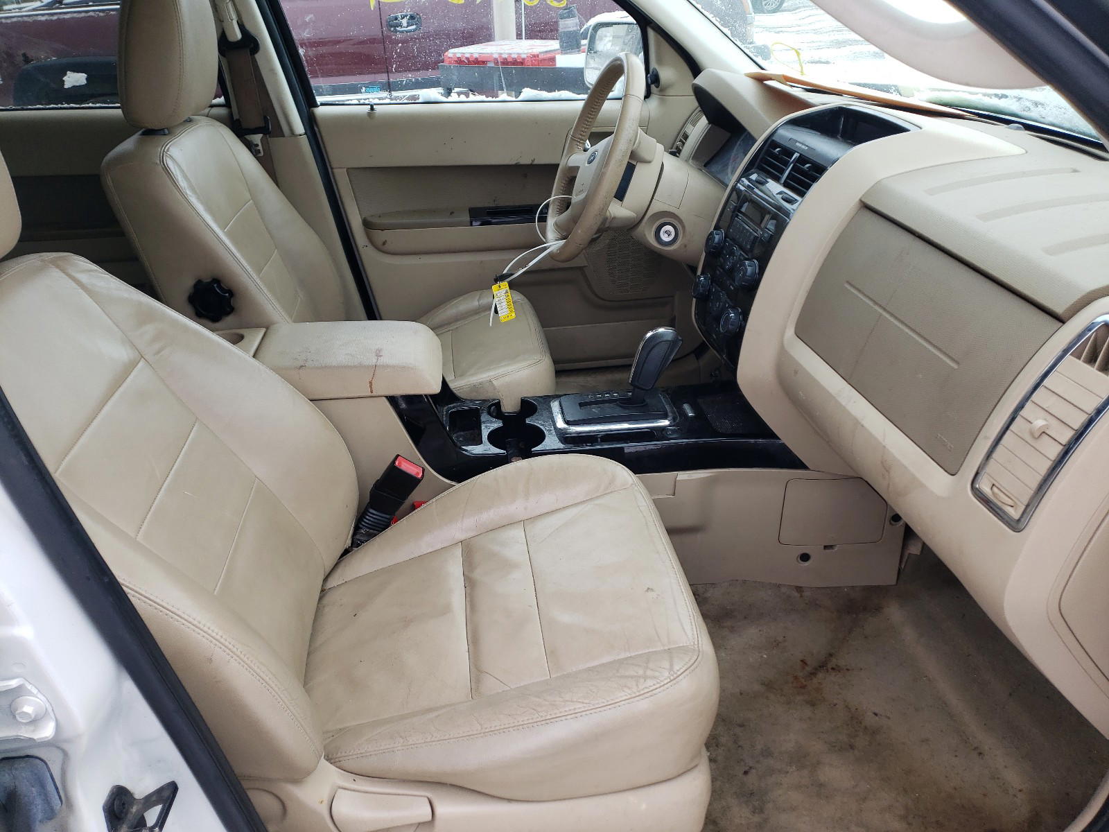 Photo 5 from auction – 2011 FORD ESCAPE LIM with VIN 1FMCU9E76BKB54551