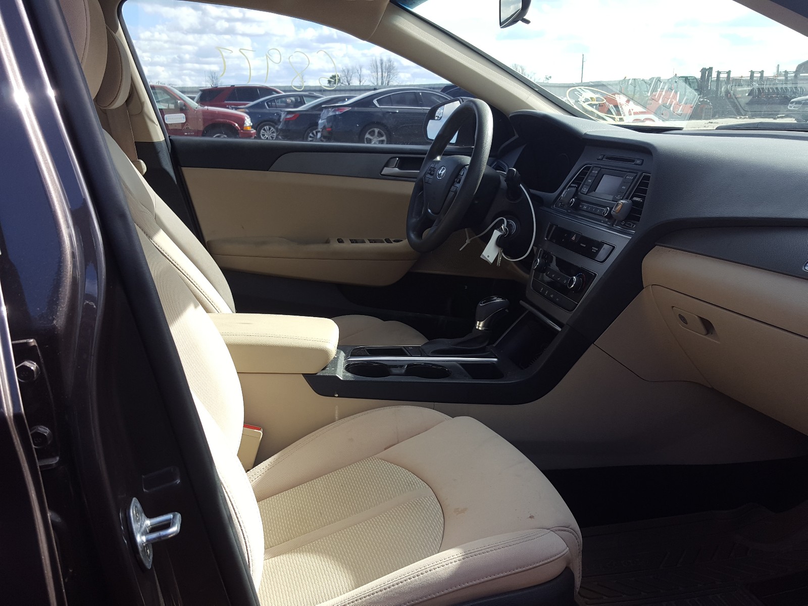 Photo 5 from auction – 2017 HYUNDAI SONATA SE with VIN 5NPE24AF6HH507767
