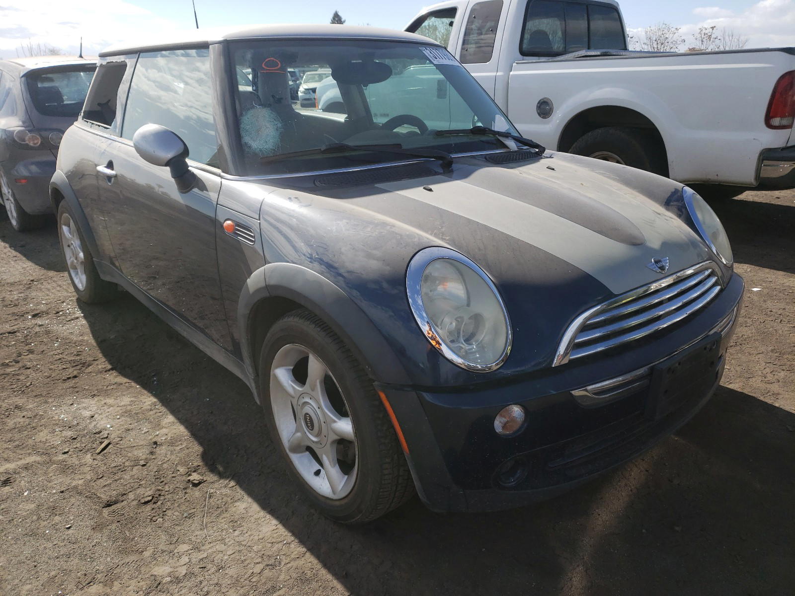 MINI COOPER 2006 with VIN WMWRC33556TK17023 - Photo from auction