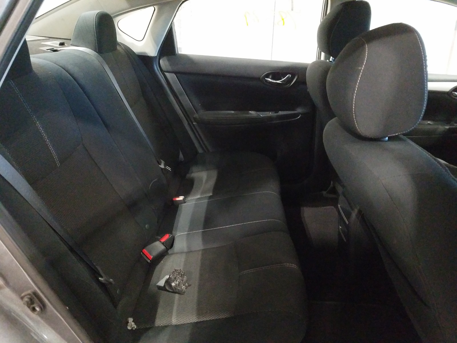 Photo 6 from auction – 2016 NISSAN SENTRA S with VIN 3N1AB7AP6GY273367