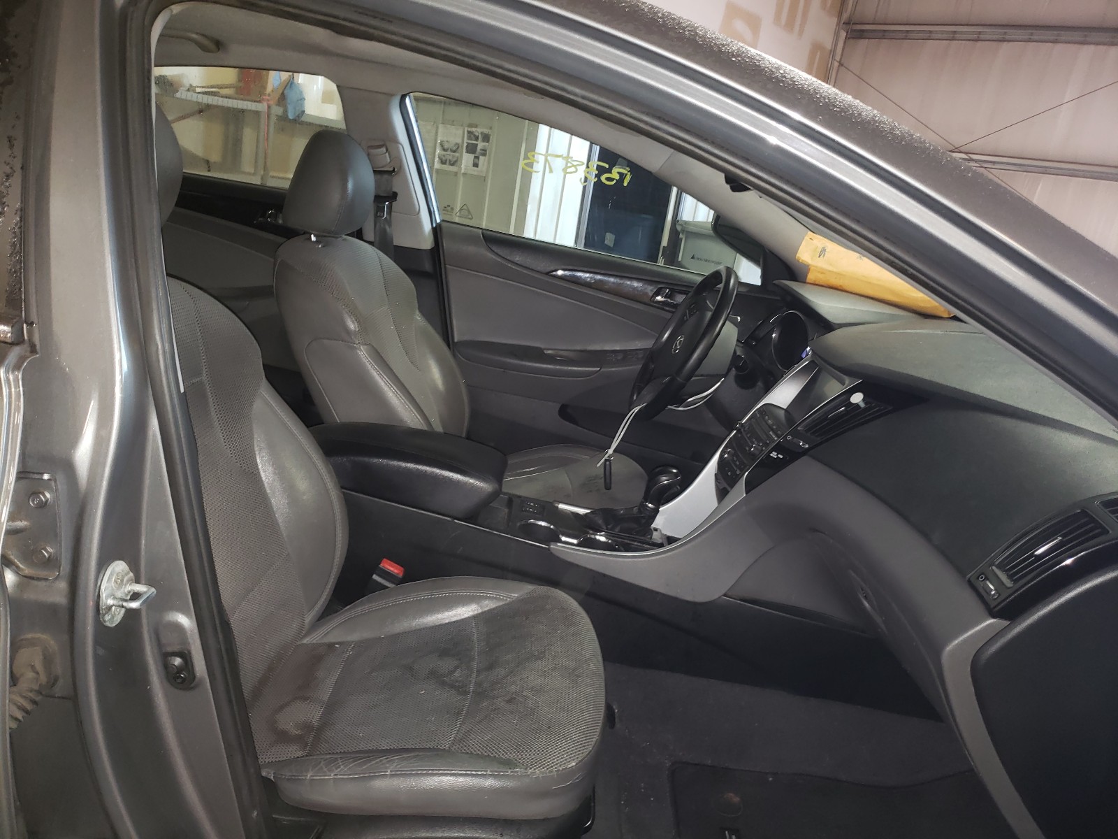 Photo 5 from auction – 2014 HYUNDAI SONATA 2.0 with VIN 5NPEC4AB0EH884861