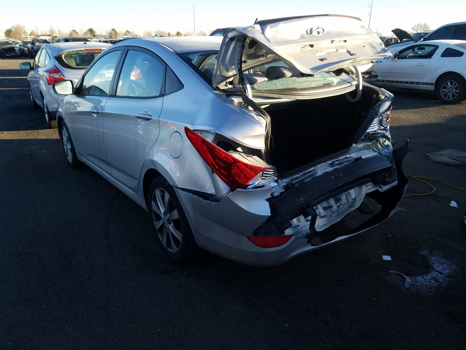 Photo 3 from auction – 2012 HYUNDAI ACCENT GLS with VIN KMHCU4AE8CU084855