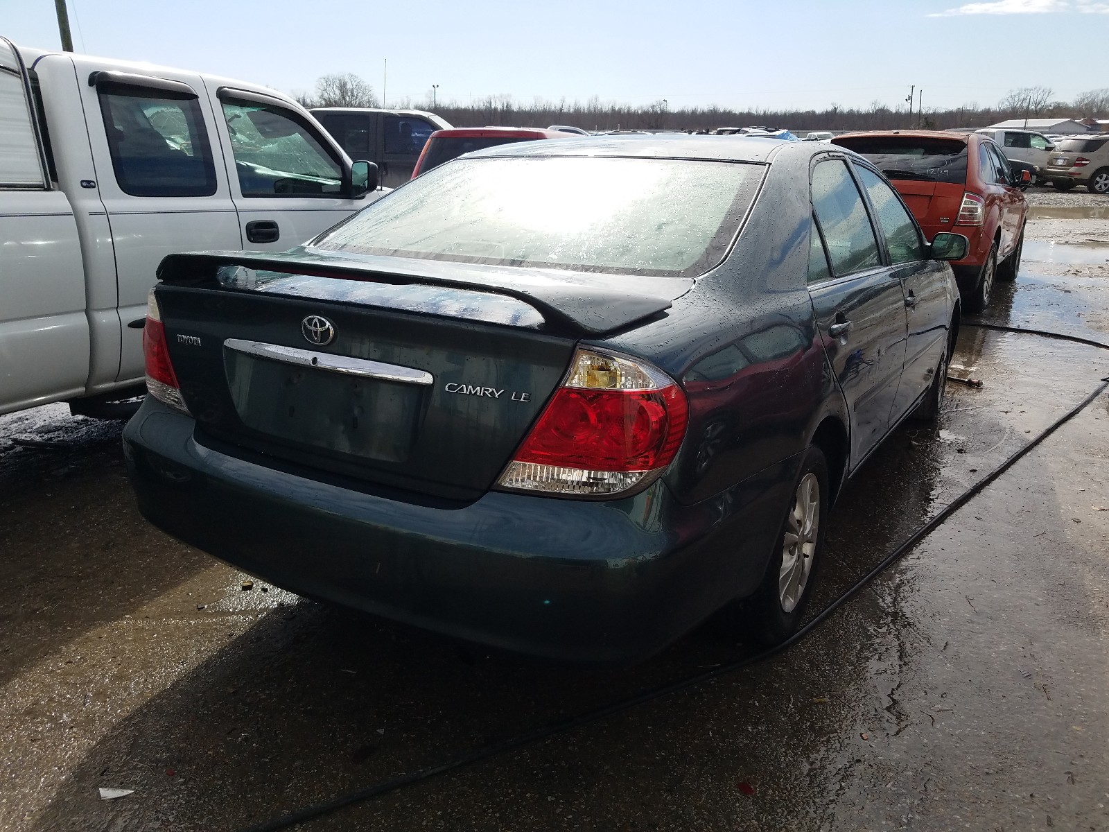 Photo 4 from auction – 2005 TOYOTA CAMRY LE with VIN 4T1BE32K35U405758