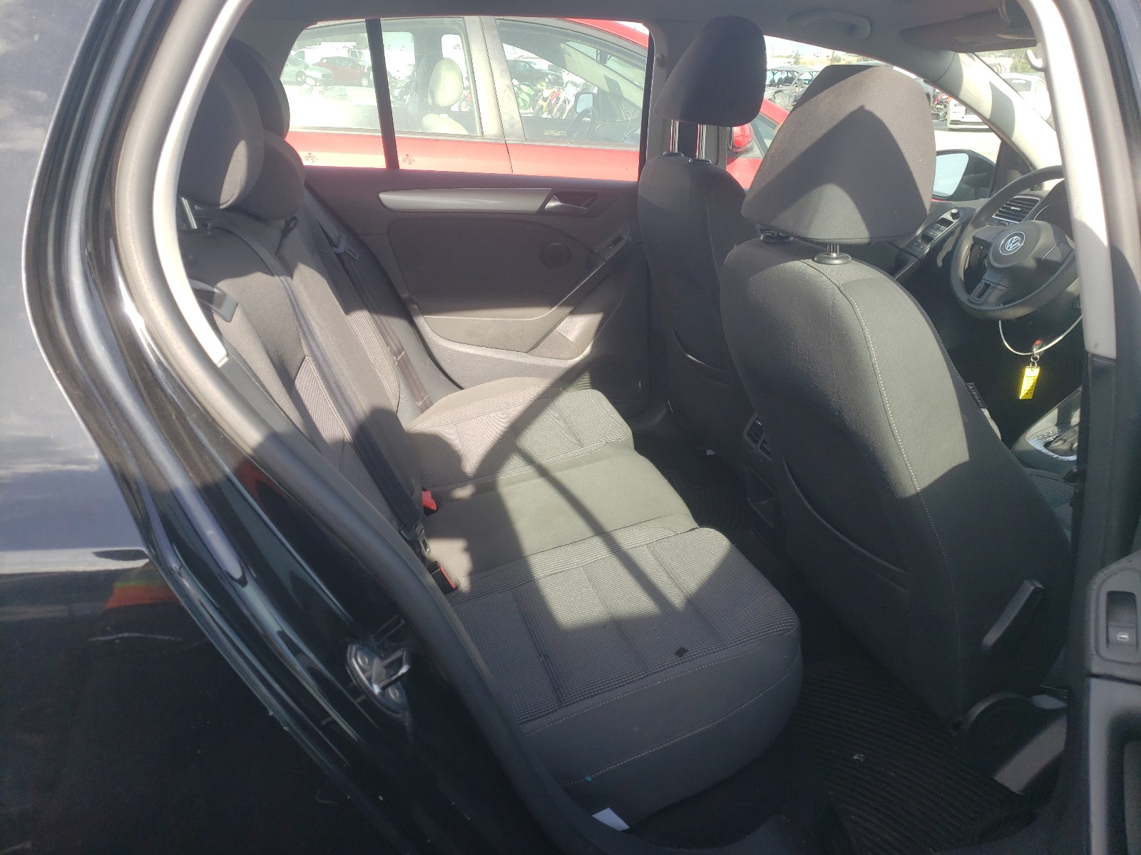 Photo 6 from auction – 2012 VOLKSWAGEN GOLF with VIN WVWDB7AJ4CW061851