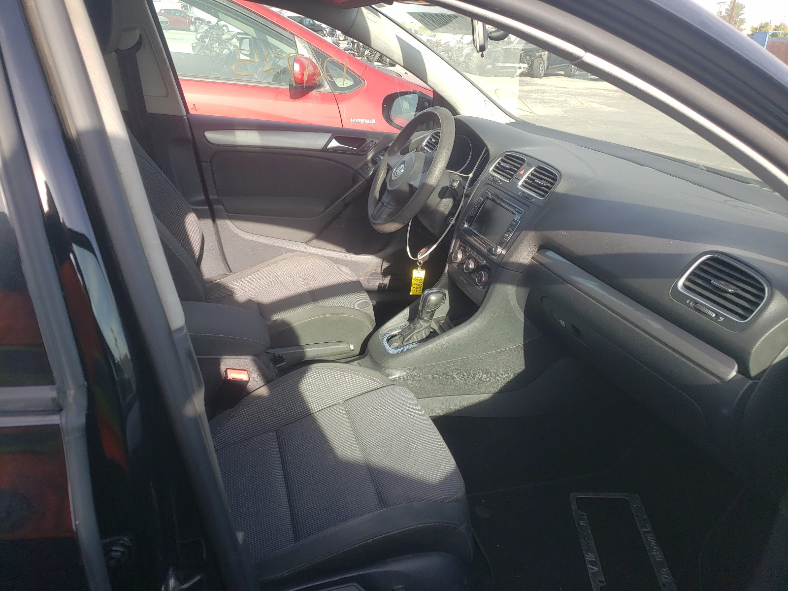 Photo 5 from auction – 2012 VOLKSWAGEN GOLF with VIN WVWDB7AJ4CW061851