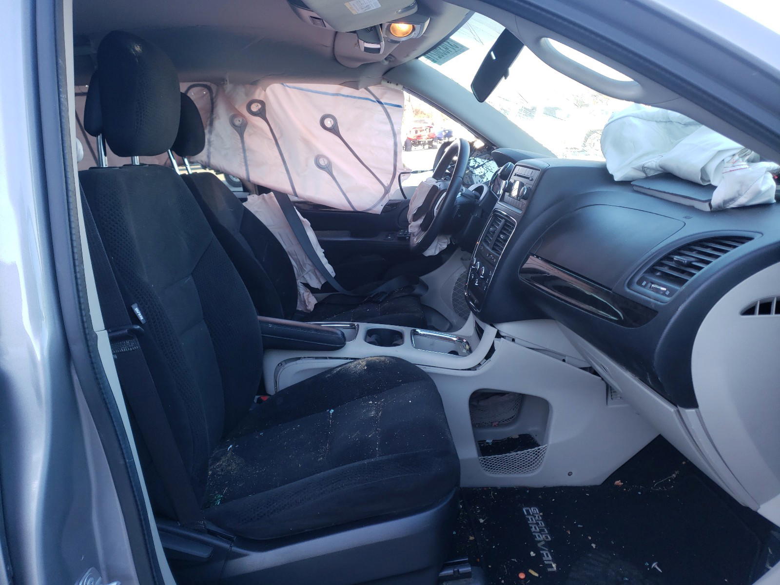 Photo 5 from auction – 2016 DODGE GRAND CARA with VIN 2C4RDGCG4GR327398