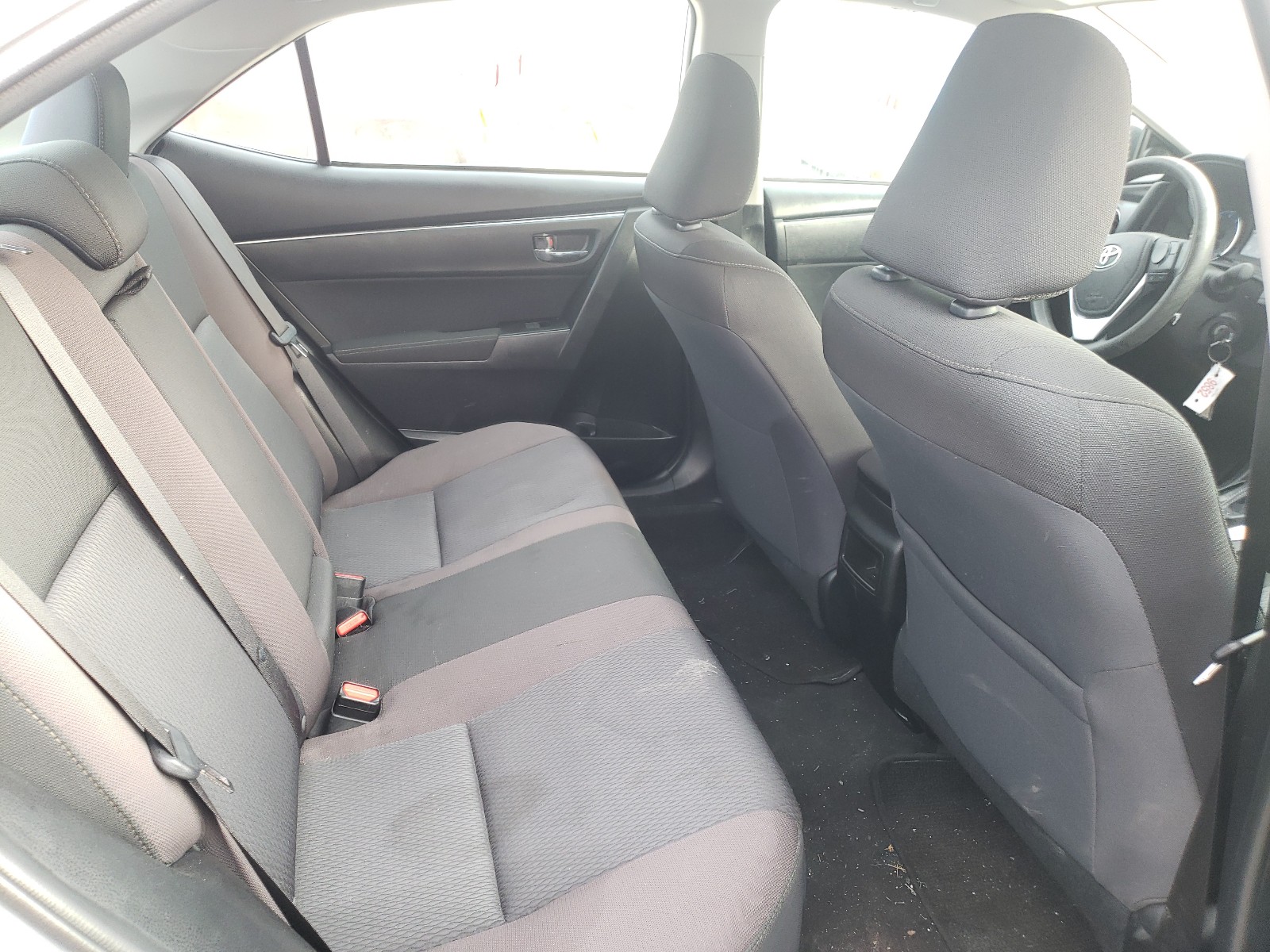 Photo 6 from auction – 2018 TOYOTA COROLLA L with VIN 5YFBURHE9JP830582