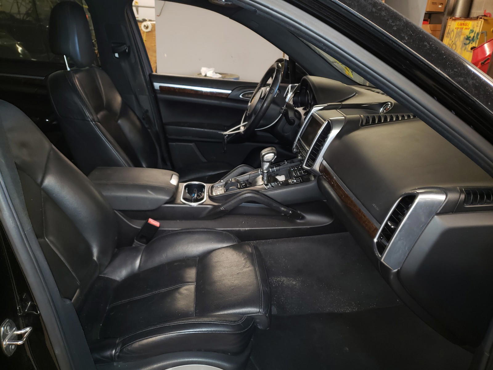 Photo 5 from auction – 2013 PORSCHE CAYENNE with VIN WP1AA2A2XDLA00393