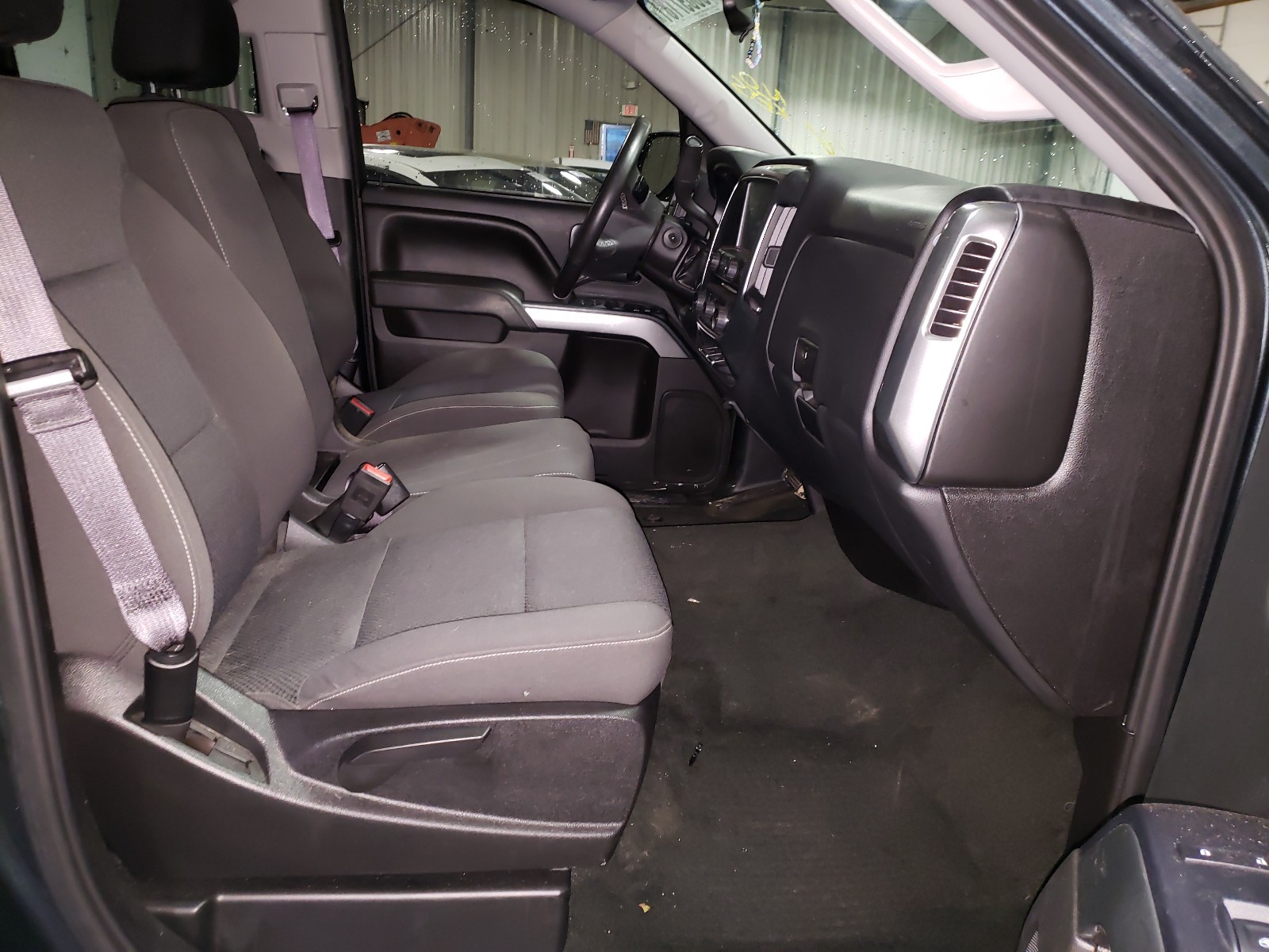 Photo 5 from auction – 2017 CHEVROLET SILVERADO with VIN 1GCVKREC5HZ201343