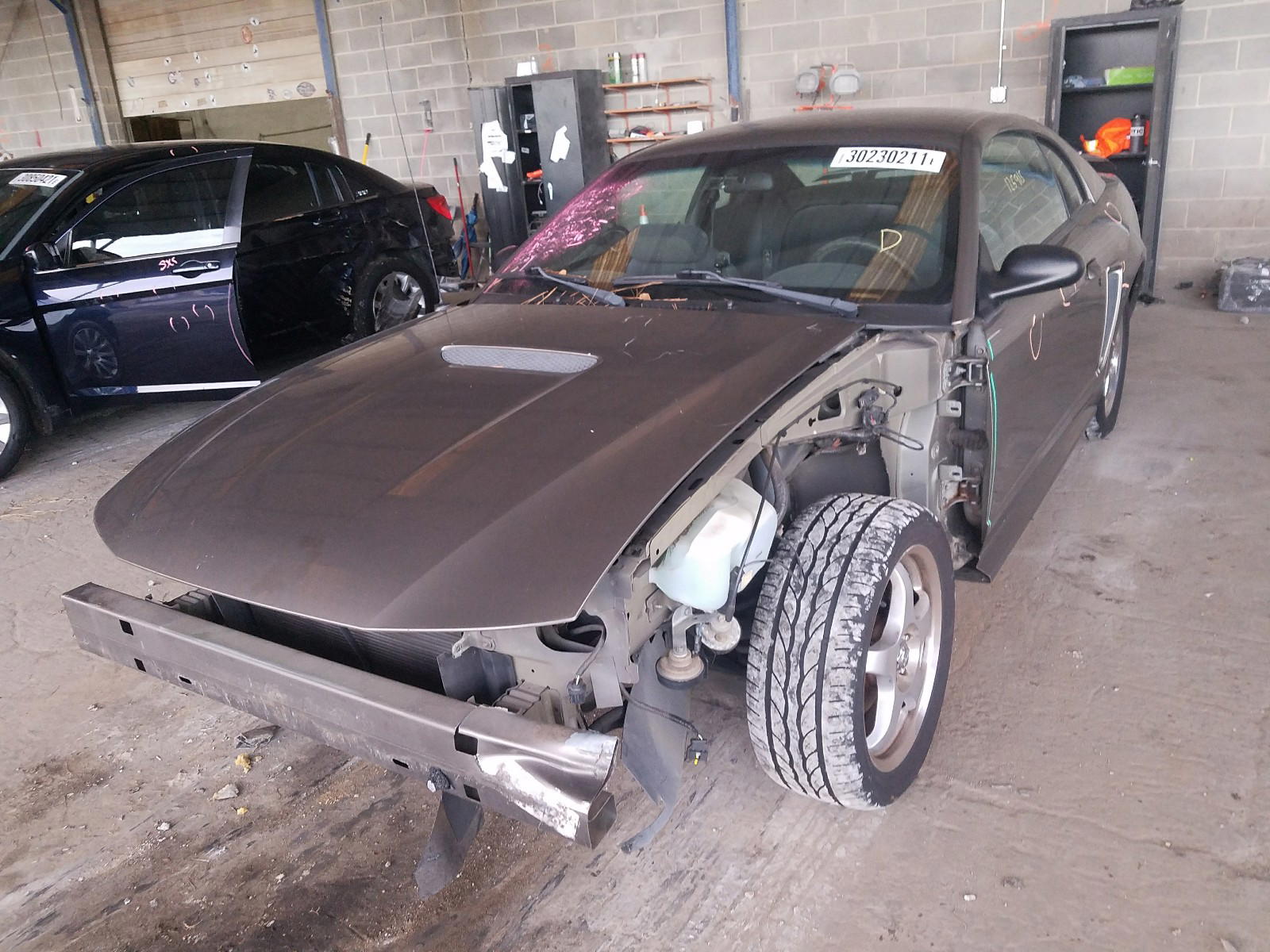 Photo 2 from auction – 2002 FORD MUSTANG with VIN 1FAFP40492F192721
