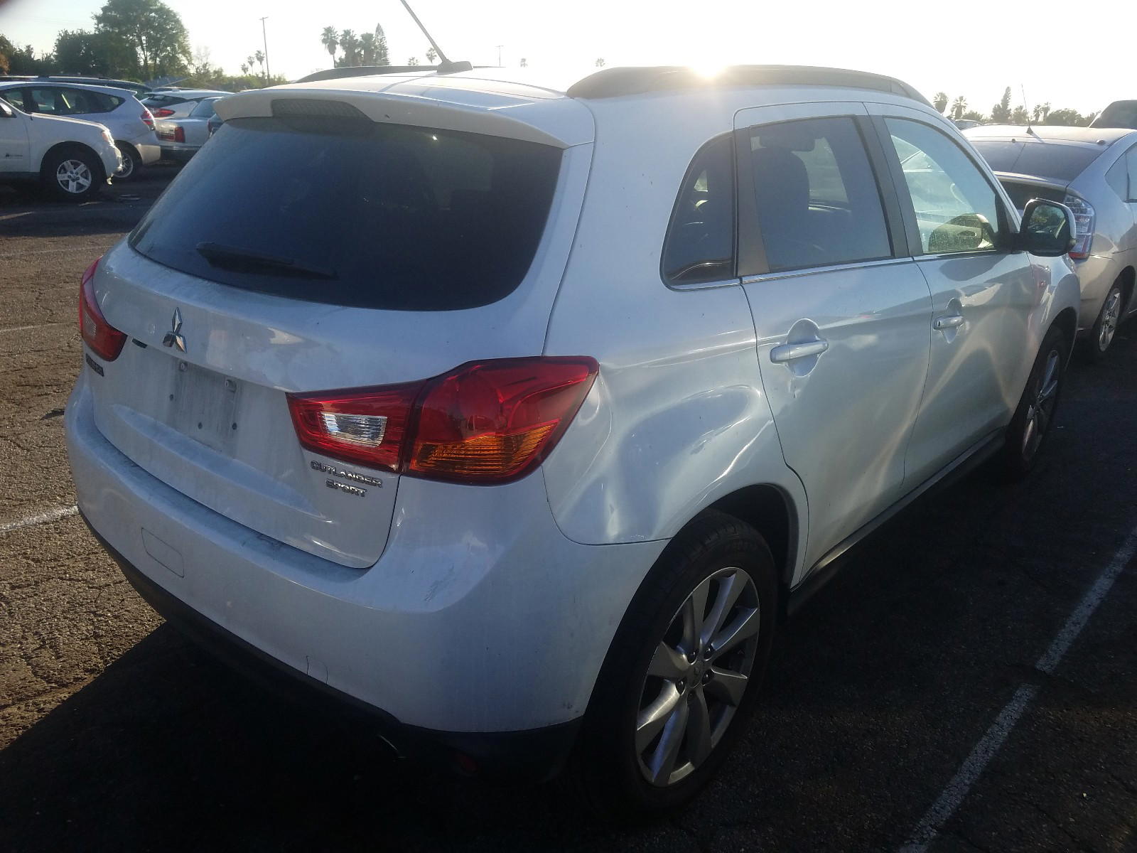 Photo 4 from auction – 2014 MITSUBISHI OUTLANDER with VIN 4A4AP4AU3EE012249