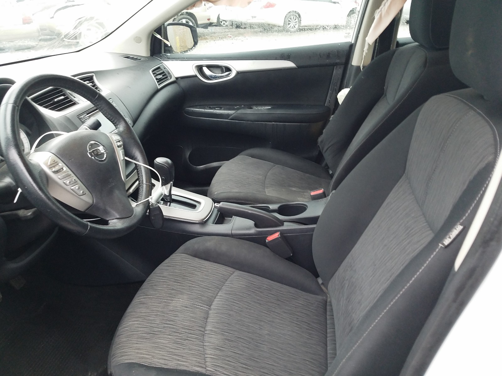 Photo 5 from auction – 2015 NISSAN SENTRA S with VIN 3N1AB7AP2FY249730