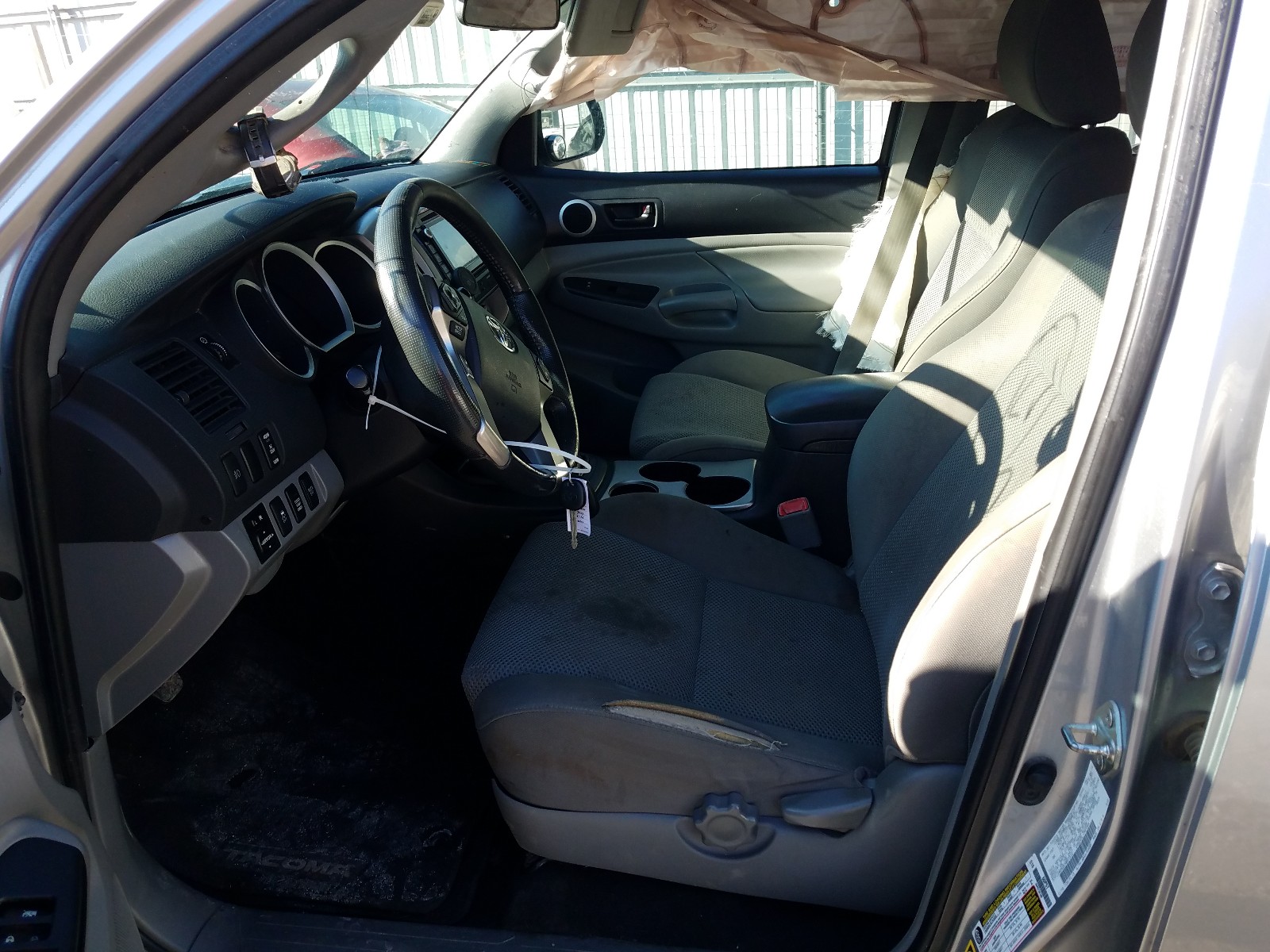 Photo 5 from auction – 2014 TOYOTA TACOMA DOU with VIN 5TFLU4EN2EX097312